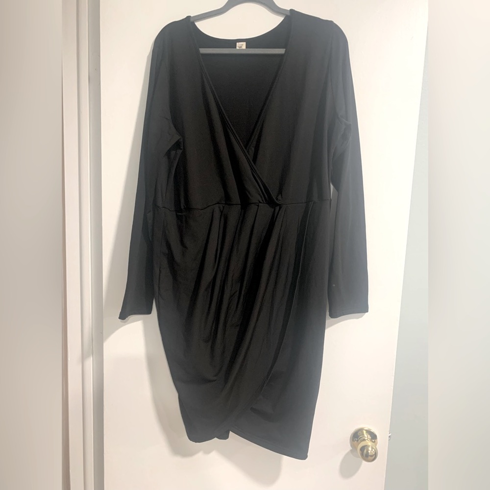 Poshe little black dress!